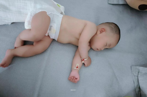 盱眙宝宝拉屎有黑色颗粒